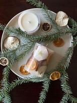 Kalėdų žvakė, rankų darbo sojų vaško žvakė su apelsinų, obuolių ir cinamono aromatu – šventinė kvapioji žvakė, jauki žiemos dovanų dėžutė jai