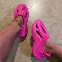 Moteriški Batai Nauja Tendencija Derinamos Šlepetės Dizainerio Paplūdimio PVC Patogūs Mediniai Klumpės Gatvės Stilius Minkšti Vyriški Moteriški Sandalai Batai 37