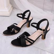 2025 Summer New Brand Spike Heels designer Shoes Women Women Sexy Sandals Lightweight Heeled Peep Toe High Sandals Women 36 juoda