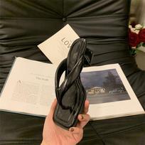 2025 summer new fashion outer wear toe flip-flops thick heel middle heel white cool slippers large size sandals women's trend 35 juoda