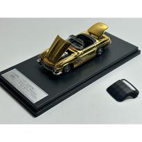 YS Models Modeliukas 1/64 Mercedes-Benz 300sl, gold opening hood, trunk and roof