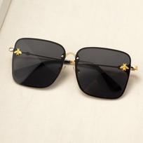 New Fashion Lady Oversize Rimless Square Bee Sunglasses Women Men Small Glasses Gradient Sun Glasses Female UV400