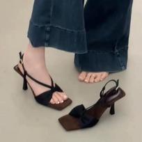 Retro High Heel Sandals Women Summer New Square Toe Open Toe with Skirt Versatile Temperament Open Toe Stiletto Heels 35 juoda