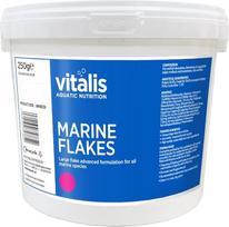 "Vitalis Marine" dribsnių maistas tvenkiniams ir akvariumams, dribsnių pašaras, sveikas ir lengvai virškinamas maistas visoms žuvims, sūrus ir gėlas vanduo (250 g)