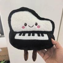 Kūrybiška simuliacinio muzikos instrumento pianino lėlė pliušinis žaislas 8 colių griebimo mašinos lėlių mašinos video žaidimų miesto lėlė vaikiška dovana piano