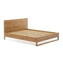 Natūralios spalvos iš ąžuolo masyvo dvigulė lova su lovos grotelėmis 180x200 cm Alguema – Kave Home