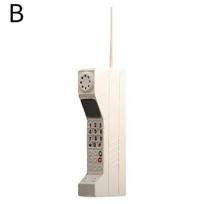 Klasikinis senas senovinis lauko retro plytų dviejų simų mobiliojo telefono modelis