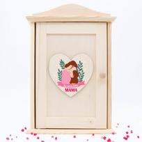 Medinė raktų dėžutė Šių namų širdis - Mama, ruda