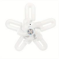 Modernus LED lubinis ventiliatorius su nuotolinio valdymo pultu.