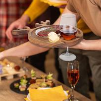 Užkandžių lėkštė Užkandžių padėklas Lengvas su puodelio laikikliu Charcuterie lenta restoranui beige