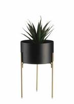 Gėlių stovas Loft, 20 cm, 20 cm metalinis gėlių stovas LOFT Pagamintas iš metalo, paprastas ir stilingas juodos ir aukso spalvų gėlių stovas