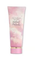 Kūno losjonas Victoria’s Secret Velvet Petals Daydream, 236 ml