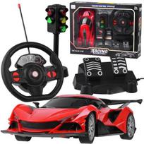 Sportinis automobilis su valdymu ant vairo