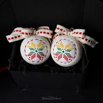 Kalėdiniai žaisliukai su tautiniais ornamentais „Trispalvė Žvaigždutė“ (2vnt)