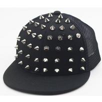 Unisex hip-hop tipo beisbolo kepurė su kniedėmis - kvėpuojanti, apsauganti nuo saulės, su kniedėmis, vėjui atspari, apsauganti nuo saulės kepurė juoda