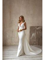 2021 Spring/Summer Sexy V-neck Sleeveless Wedding Gown S balta