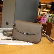 2024 Women's Genuine Leather Messenger Bag: Stylish Small Cowhide Shoulder Bag with Wide Strap geležies pilkos spalvos