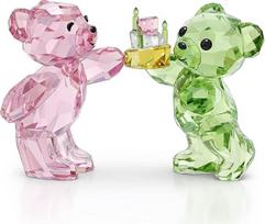 Swarovski Kris 5639858 Gimtadienio meškiukai iš įvairių spalvų kristalų, matmenys: 5,9 cm x 3 cm x 4,1 cm