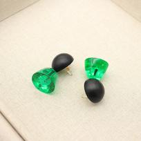 MONIES Jelly Glass Tassel Earrings: Luxurious Fragrant Style with Shell Details for Women trumpa spalva