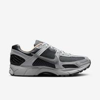 Nike Zoom Vomero 5 - Dydis 46 (HV5982-001 Laisvalaikio batai)