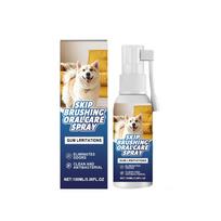 Naminio gyvūno burnos priežiūros purškalas gaivina naminio gyvūno kvapą, valo apnašas ir pageltusius dantis. 100 ml One Size