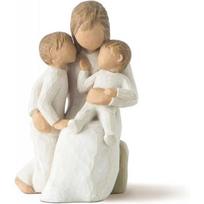 Tyli gluosnio medžio figūrėlė Motina laiko kūdikį Ornamentai Namų stalo dovana 13cm
