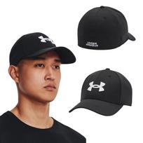 CZAPKA Under Armour Blitzing M/L – Juodos spalvos stilinga galvos apdangalas, tinkantis tiek sportui, tiek kasdienai, M/L