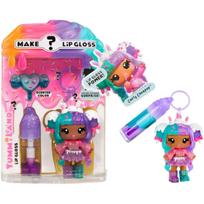 Yummiland Lip Gloss Doll: Mystery Color Change - Carly Cakepop, Puppe