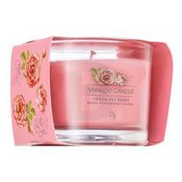 Yankee Candle kvapioji žvakė Šviežiai nupjautos rožės 37 g