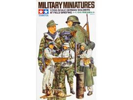 Tamiya Vokiečių kareiviai lauko pasitarime 1/35 figūrėlių rinkinys 35212