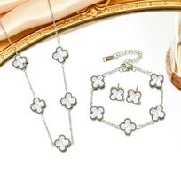 3 vnt. titano plieno neblunkantis dvipusis dobilų karoliai, apyrankė, auskarų rinkinys necklace+bracelet+earring balta