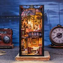 Medinė Book Nook diorama Paslaptingas traukinys su LED, surinkimo rinkinys