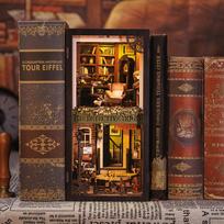 Rose Detective Agency knygų niša – medinė LED diorama, 322 detalės