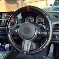 Juodos Suede odos Mėlynos žymės Vairo apdangalai BMW M2 M3 F80 F82 M4 M5 F12 F13 M6 F85 F87 X5 X6 F33 F30 M Sport