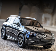Inercinis metalinis automobilis MERCEDES GLE 350 Black, 1:24, su šviesa ir garsu, veikiantis su baterijomis, Juodas