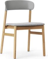 Normann Copenhagen Kėdė Herit šviesus ąžuolas minkšta sėdimoji dalis pilkos spalvos