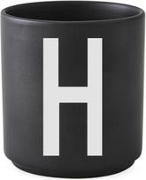 Design Letters Puodelis AJ raidė H porcelianinis juodos spalvos