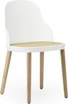 Normann Copenhagen Kėdė Allez PP su pinta sėdyne su ąžuolinėmis kojomis baltos spalvos