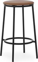 Normann Copenhagen Baro kėdė Circa Ultra Leather Brandy su minkšta sėdimąja dalimi 65 cm