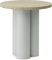 Normann Copenhagen Staliukas Dit Travertine Light ant šviesiai žalių kojų