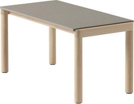 Muuto Kavos staliukas Couple gofruotas ant šviesaus ąžuolo kojų taupe spalvos 40 x 84 x 40 cm