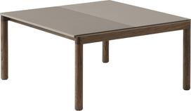 Muuto Kavos staliukas Couple gofruotas su tamsiomis ąžuolinėmis kojomis taupe spalvos 80 x 84 x 40 cm