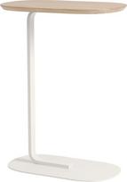 Muuto Šoninis stalas Relate ant baltos kojos šviesaus ąžuolo spalvos 73,5 cm