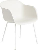 Muuto Fotelis Fiber Tube ant plieninių kojų baltos spalvos