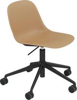 Muuto Krepšelis ant ratų Fiber Swivel su aliuminio kojomis su reguliuojamu aukščiu ochros spalvos