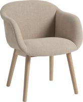 Muuto Fotelis Fiber Soft Ecriture 240 su apmušalu ant medinių kojų