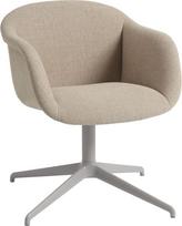 Muuto Fotelis Fiber Soft Swivel Ecriture 240 su apmušalu su aliuminio kojomis