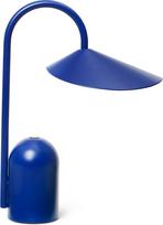 Ferm Living Belaidė lempa Arum mėlynos spalvos
