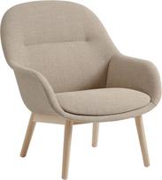 Muuto Fotelis Fiber Lounge ant medinių kojų bežinės spalvos