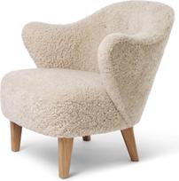 Audo Copenhagen Fotelis Ingeborg Sheepskin su ąžuolinėmis kojomis kreminės spalvos